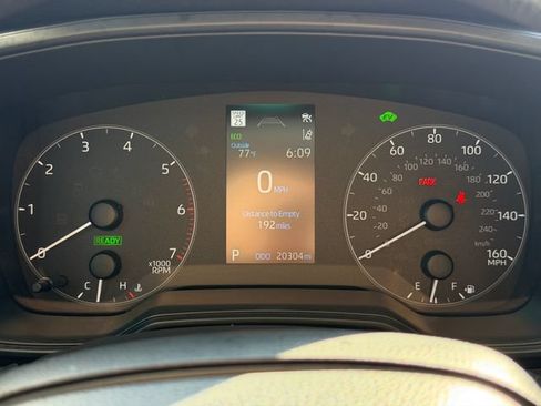 Used 2025 Toyota Corolla LE FWD image 11