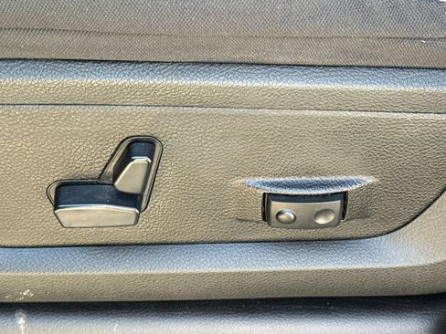 Used 2024 RAM 3500 Big Horn w/ Night Edition AWD/4WD image 18