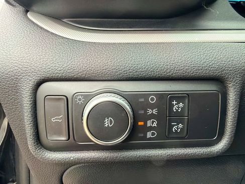 Used 2020 Ford Explorer XLT w/ Equipment Group 202A AWD/4WD image 32