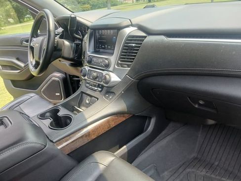 Used 2019 Chevrolet Suburban LT AWD/4WD image 42