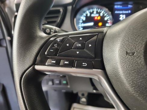 Used 2018 Nissan Rogue S AWD/4WD image 17