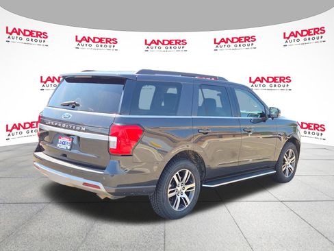 Certified 2023 Ford Expedition XLT AWD/4WD image 3