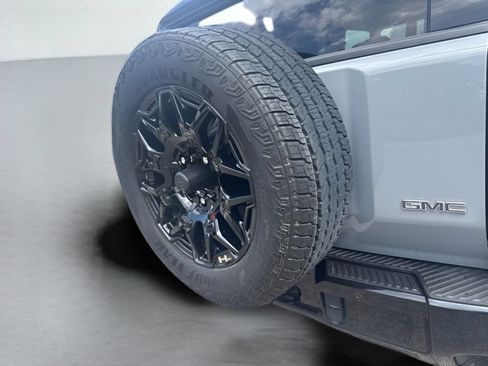 Used 2025 GMC Hummer EV 2X w/ LPO, Sport Package AWD/4WD image 35