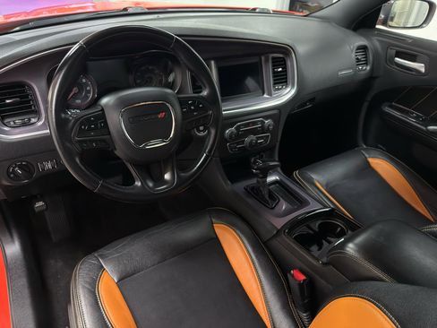Used 2018 Dodge Charger SXT w/ Blacktop Package image 28