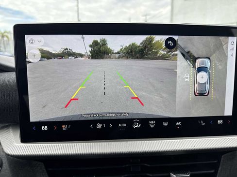 Used 2025 Ford Explorer Platinum image 31