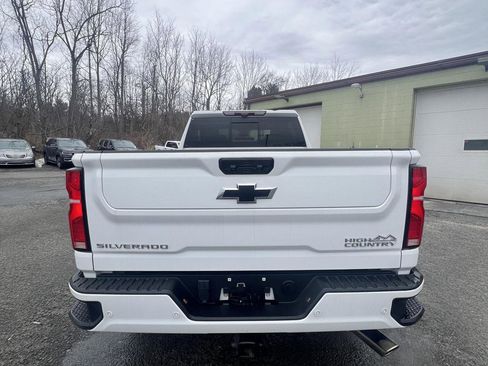 Used 2024 Chevrolet Silverado 3500 High Country w/ High Country Premium Package image 4