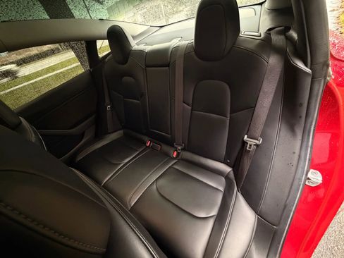 Used 2018 Tesla Model 3 Mid Range image 31