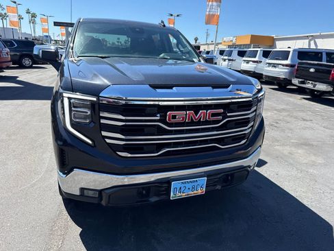 Used 2025 GMC Sierra 1500 SLT AWD/4WD image 5