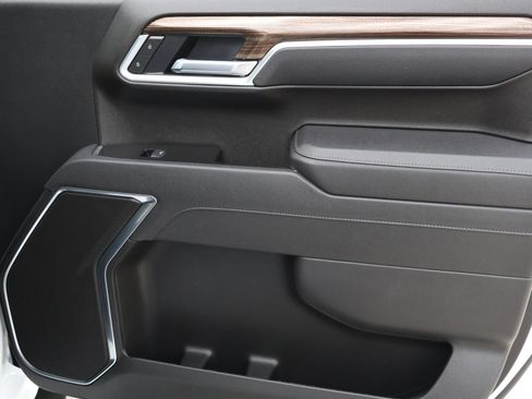 Used 2025 Chevrolet Silverado 1500 RST image 17