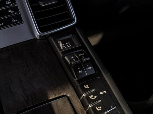 Used 2012 Porsche Panamera Turbo S image 36