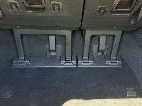 Used 2023 Kia Carnival EX FWD image 20
