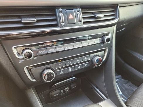 Used 2018 Kia Optima LX image 25