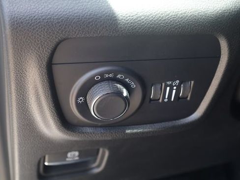 Used 2024 Jeep Grand Cherokee Laredo AWD/4WD image 10