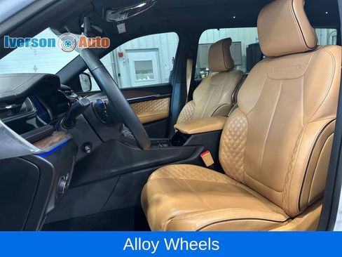 Used 2023 Jeep Grand Cherokee L Summit w/ Advanced Protech Group IV image 18