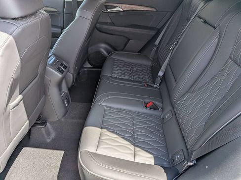 Used 2023 Buick Envision Avenir AWD/4WD image 34