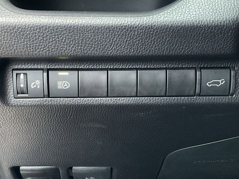 Used 2025 Toyota RAV4 XLE image 26