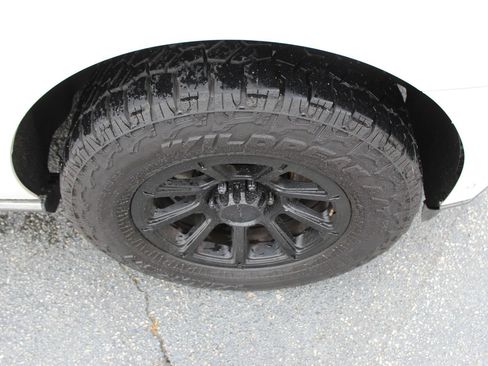 Used 2019 Ford Expedition Limited w/ Equipment Group 302A AWD/4WD image 9