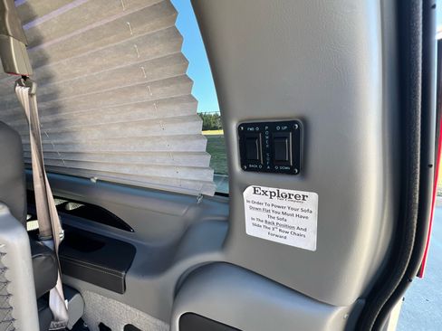 Used 2023 Chevrolet Express 2500 Extended image 54