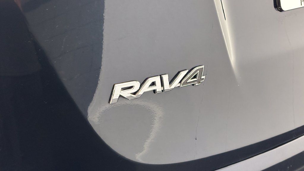 Used 2018 Toyota RAV4 Limited w/ Advanced Technology Package AWD/4WD image 5