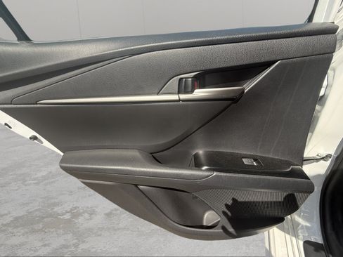 Used 2025 Toyota Camry SE FWD image 27