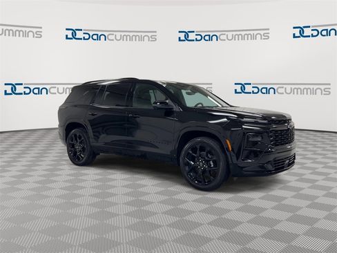 New 2026 Chevrolet Traverse RS w/ LPO, Floor Liner Package image 2