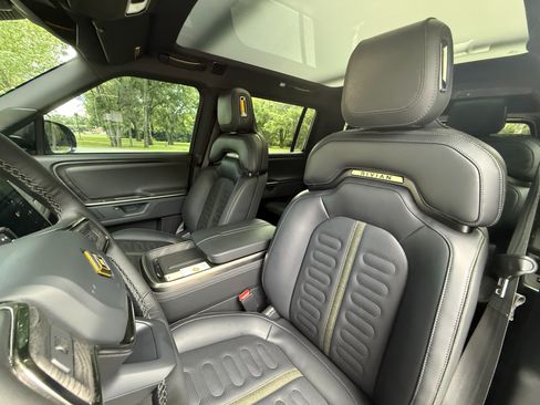 Used 2025 Rivian R1S Adventure AWD/4WD image 11
