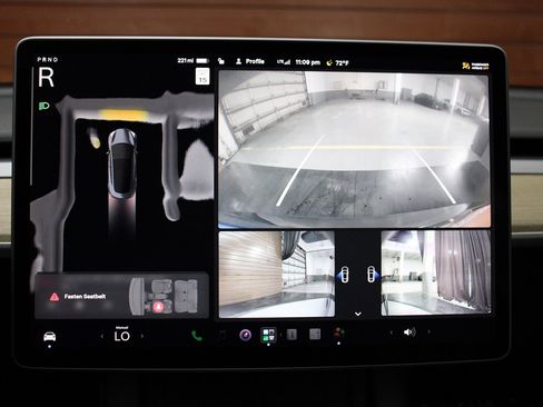 Used 2023 Tesla Model 3 Standard Range RWD image 17