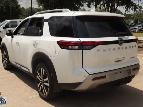 Used 2025 Nissan Pathfinder Platinum FWD image 6