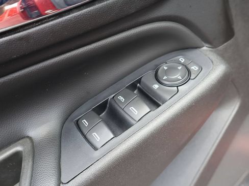 Used 2018 Chevrolet Equinox LT FWD image 10