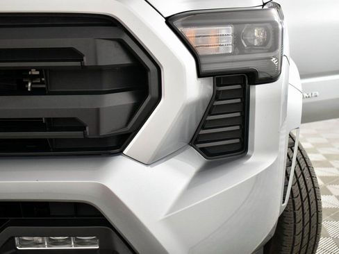 Certified 2024 Toyota Tacoma SR5 image 2