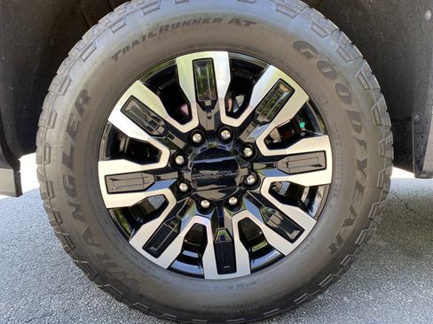Used 2025 GMC Sierra 2500 Denali Ultimate AWD/4WD image 14