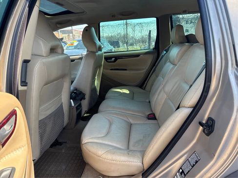 Used 2003 Volvo XC70 AWD/4WD image 11