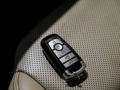 Used 2021 Ford Escape SEL image 53