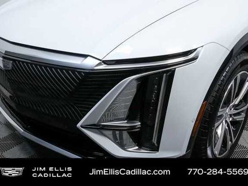 New 2026 Cadillac Lyriq Premium Luxury image 36