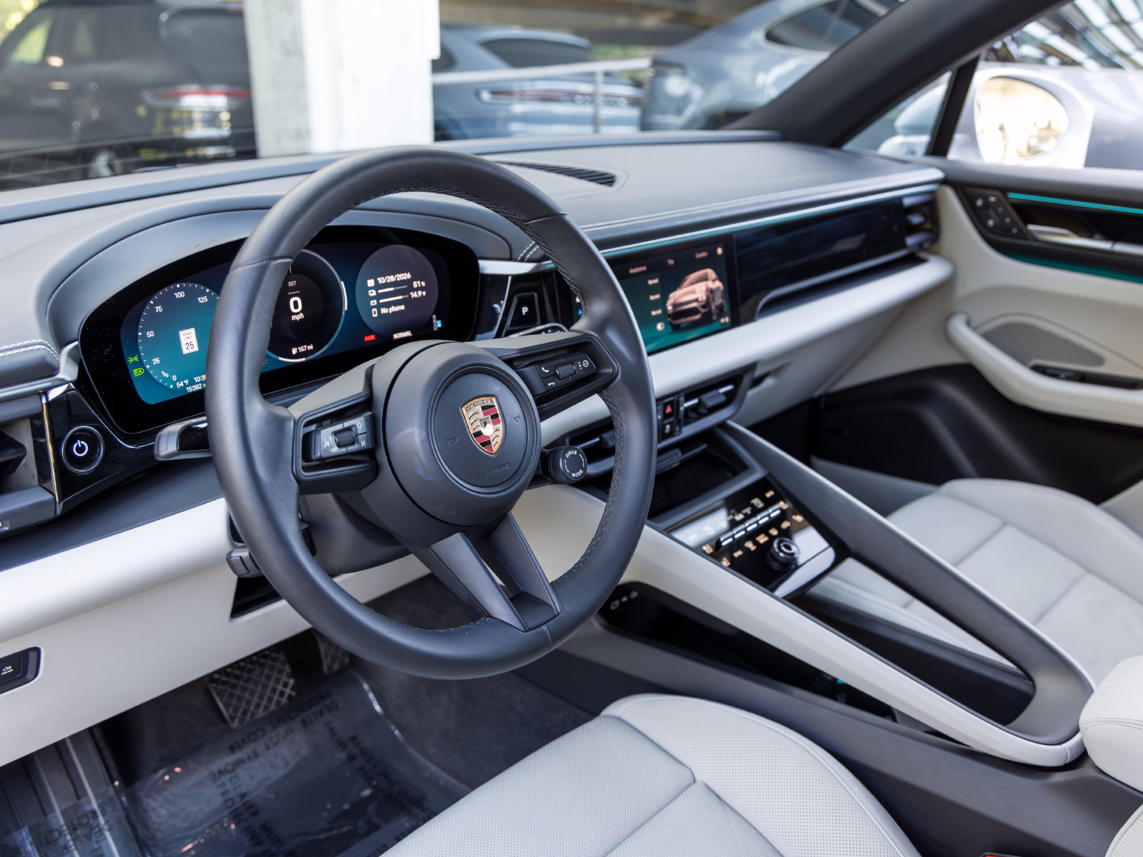 Certified 2025 Porsche Macan Electric RWD image 4
