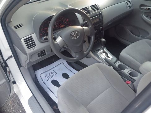 Used 2010 Toyota Corolla LE FWD image 23