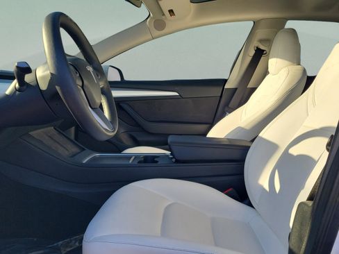 Used 2023 Tesla Model 3 Standard Range image 13