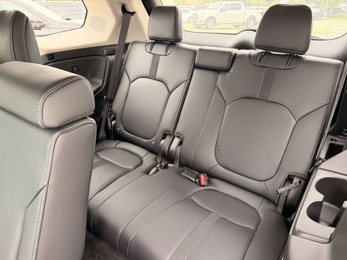 Certified 2025 Honda Pilot Touring image 29