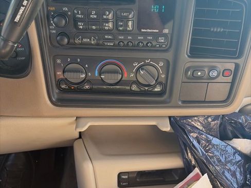 Used 2001 GMC Yukon XL SLT AWD/4WD image 9