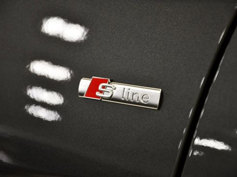 Used 2025 Audi A6 Premium Plus image 11