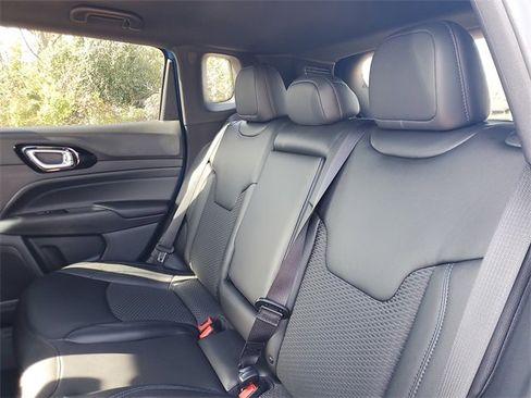 New 2026 Jeep Compass Latitude image 8