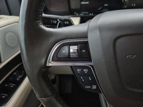 Used 2019 Lincoln Navigator Reserve AWD/4WD image 24