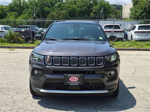 Used 2024 Jeep Compass Limited AWD/4WD image 10
