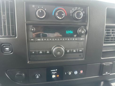 Used 2019 Chevrolet Express 3500 LS RWD image 13