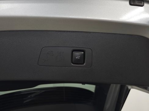 Used 2023 Lincoln Corsair Reserve FWD image 9