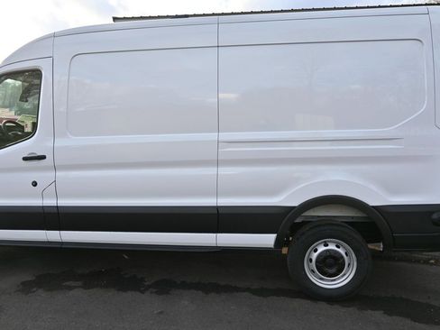 New 2026 Ford Transit 250 148 Medium Roof RWD image 31