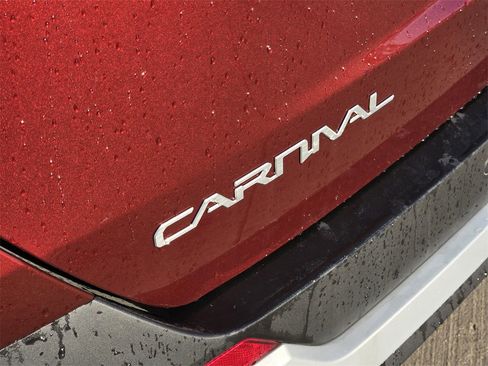 New 2026 Kia Carnival EX image 7