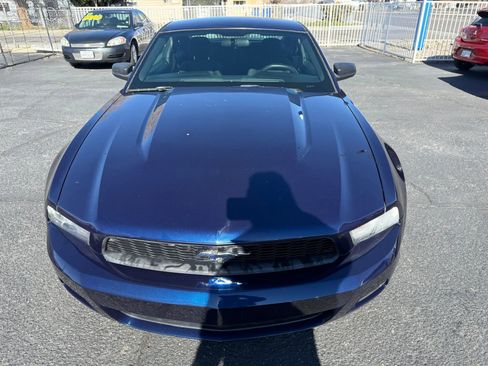 Used 2010 Ford Mustang Coupe image 4