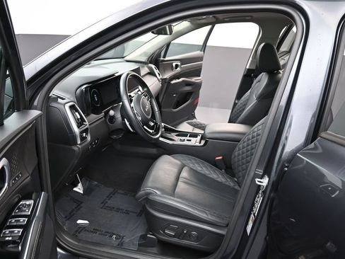 Used 2023 Kia Sorento SX AWD/4WD image 13