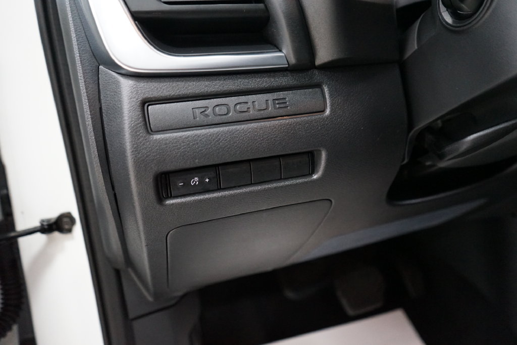 Used 2021 Nissan Rogue S AWD/4WD image 27